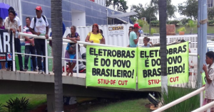 Read more about the article Trabalhadores impedem o início da Assembleia da Eletrobras