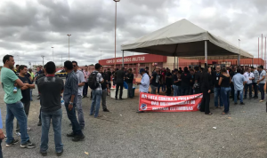 Leia mais sobre o artigo Trabalhadores protestam contra privatização da Eletrobras Roraima durante audiência pública