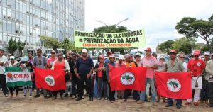 Read more about the article Em Brasília, eletricitários e movimentos sociais denunciam tentativa de venda da Eletrobras