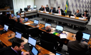 Read more about the article Na Câmara: oposição obstrui Comissão sobre privatização da Eletrobras e nova reunião acontece nesta quarta (11/4)
