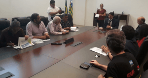 Leia mais sobre o artigo Urbanitários se reúnem com governador para tratar da privatização da Eletrobras Piauí