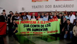 Read more about the article Entidades, movimentos sociais e parlamentares apoiam a greve dos eletricitários