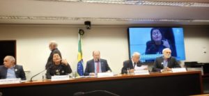 Read more about the article Em audiência, Comissões detalham riscos de possível privatização da Eletrobras