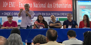 Read more about the article Encontro de Urbanitários debate ameaça à soberania nacional com a entrega dos setores elétrico e de saneamento