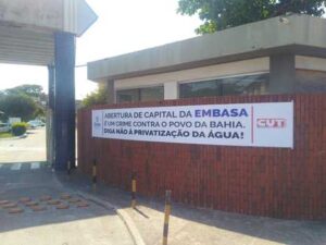 Read more about the article Abertura de capital da Embasa poderá acabar com escritórios locais e gerar prejuízo de 3 bilhões em cinco anos