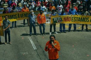 Read more about the article Por empregos e direitos, petroleiros da Bahia entram em greve na quinta (18)