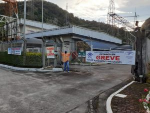 Read more about the article Trabalhadores da Eletrobras entram em greve por tempo indeterminado