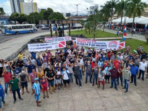 Leia mais sobre o artigo Grevistas da Cosanpa fazem protesto em ato do governo do Estado