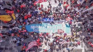 Read more about the article Resistir contra as privatizações: essa foi a marca do grande ato em frente à Bovespa