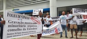 Leia mais sobre o artigo Trabalhadores e movimentos sociais seguem em marcha para a porta da Eletrobras no RJ