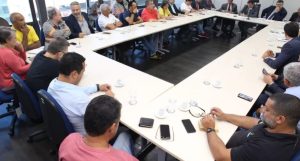 Leia mais sobre o artigo Ministro Luiz Marinho recebe trabalhadores da Eletrobras e propõe mesa de negociação com a empresa para tratar do ACT